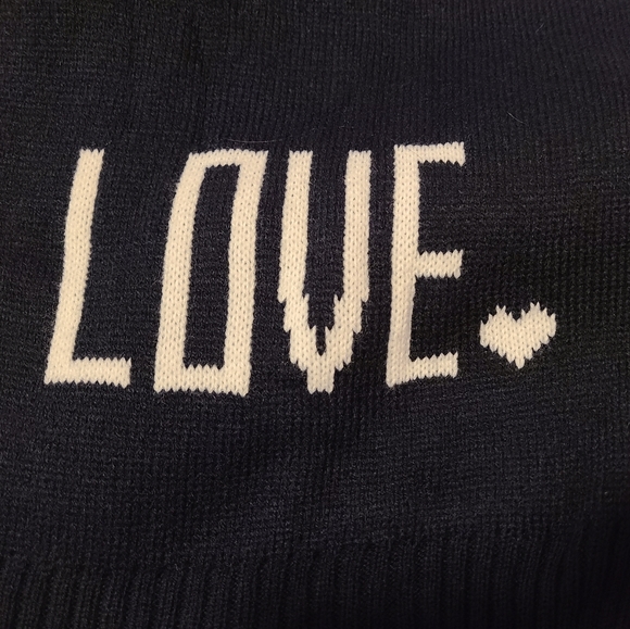 Black and White "LOVE" Scarf EUC - Picture 3 of 3